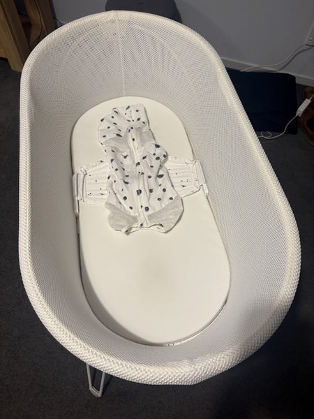 Happiest Baby SNOO Smart Sleeper Bassinet – Excellent Condition Carousel 2