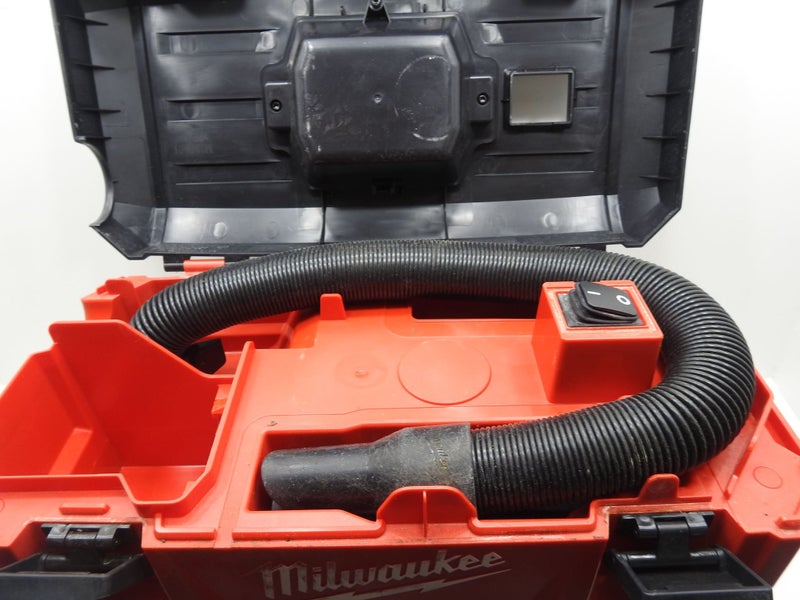 Milwaukee 18v Cordless Wet/Dry Vacuum 7.5l M18 WDV Carousel 1