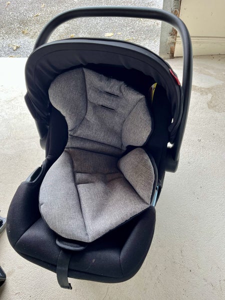 Phil & Teds Alpha Capsule + 2x Base Carousel 1