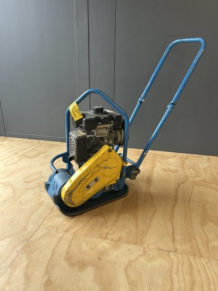 Mikasa MVC-40G Plate Compactor Carousel 1