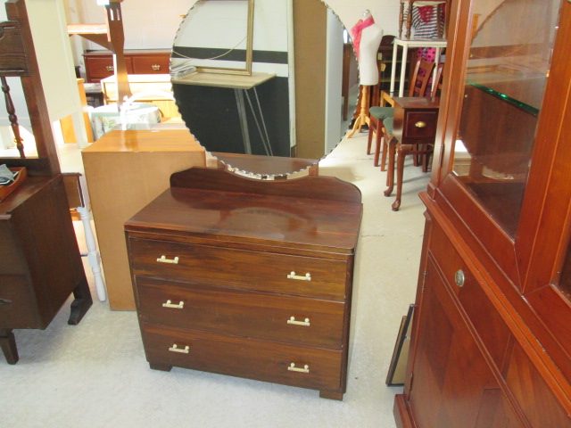 2613 VINTAGE SOLID RIMU DRESSING TABLE Carousel 1