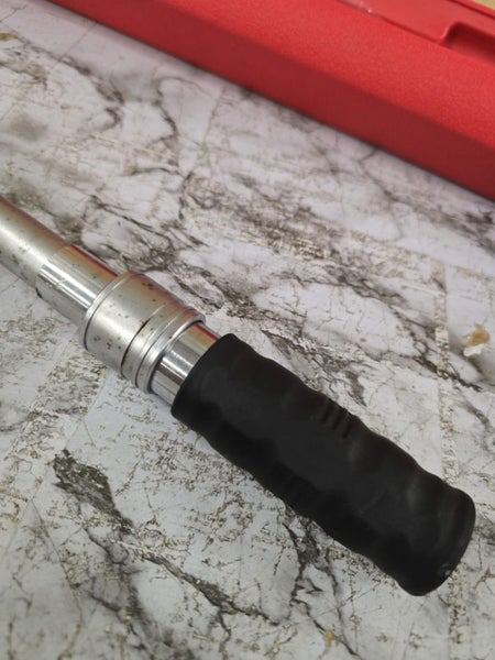 Aok 1/2" Drive Adjustable Torque Wrench Carousel 5