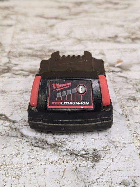 *1$ FAULTY AUCTION* Milwaukee 2.0AH Battery Carousel 2