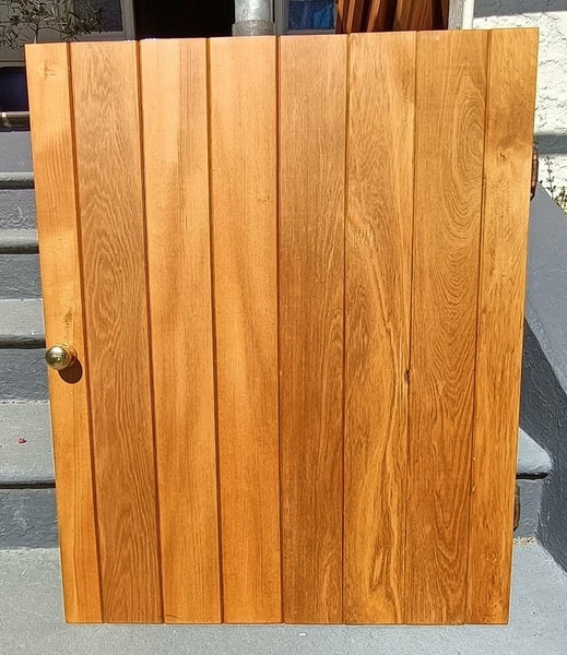 Rimu Cupboard Door Carousel 1