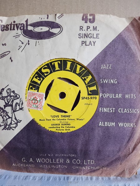 The Columbia Picture Orchestra ... Moonglow and Love Theme ~ 45rpm. Carousel 2