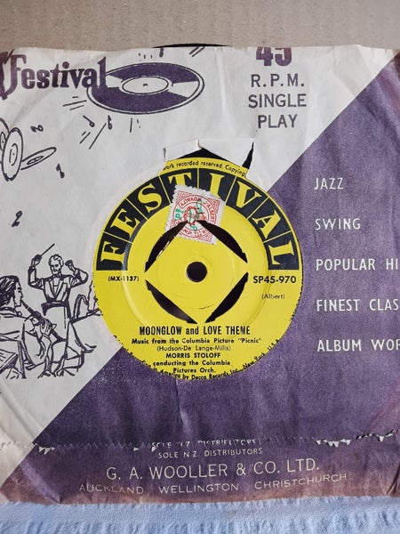 The Columbia Picture Orchestra ... Moonglow and Love Theme ~ 45rpm. Carousel 1