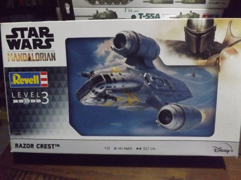 Revell Star Wars 1/72 Razor Crest Carousel 1