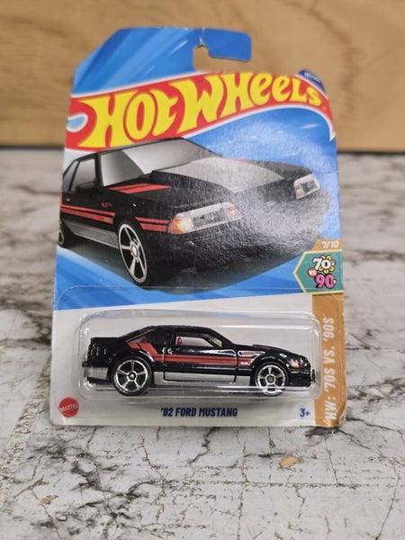 92 Ford Mustang Hot Wheels Carousel 1