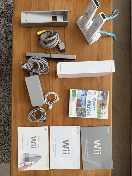 Wii Console and Accessories Carousel 1