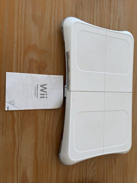 Wii Console and Accessories Carousel 10