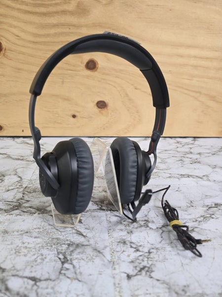 Jbl Gaming Headset Quantum100 Carousel 1