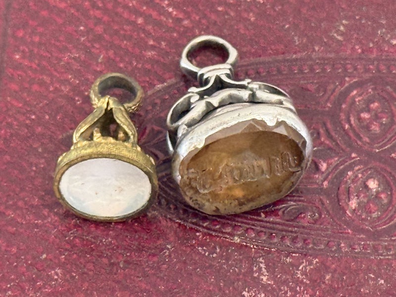 Vintage Seals x 2 Carousel 1