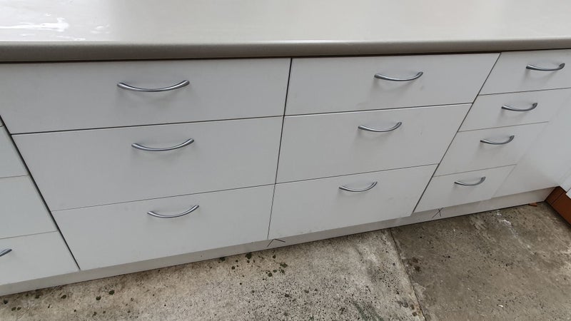 *SALE*Near new kitchen excellent condition, soft close draws & cupboards Carousel 2