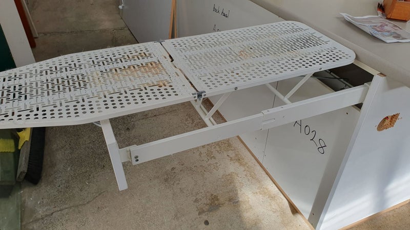 *SALE*Near new kitchen excellent condition, soft close draws & cupboards Carousel 14