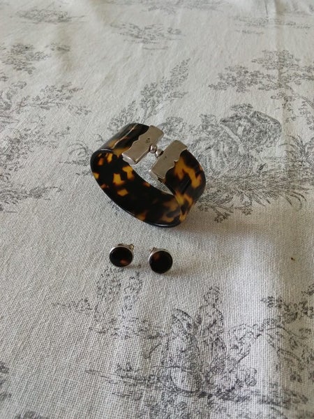 Fabulous Antique hallmarked sterling silver and shell bracelet with earrings Carousel 2