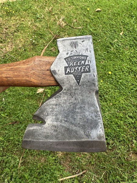 Vintage E.C.SIMMONS KEEN KUTTER hewing axe/ hatchet Carousel 16