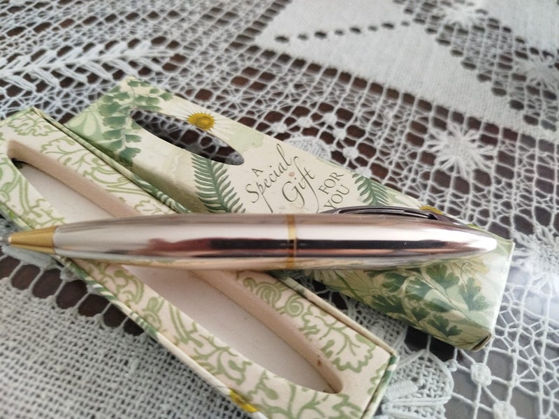 Hazel ballpoint pen Carousel 1