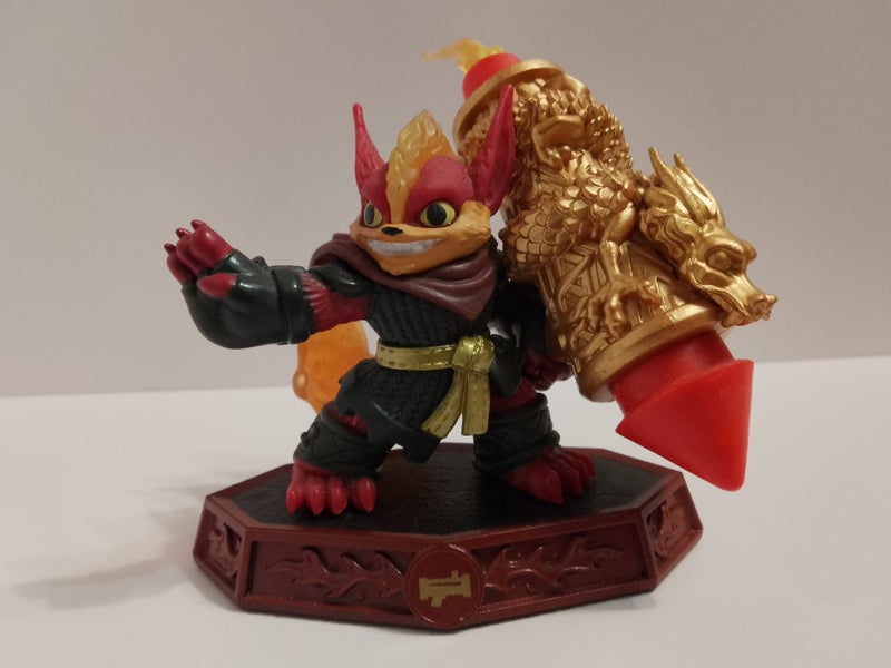 Skylanders - Master Flare Wolf Carousel 1