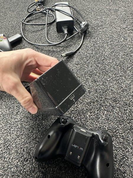 Xbox 360 E 250GB console + Extras Carousel 7