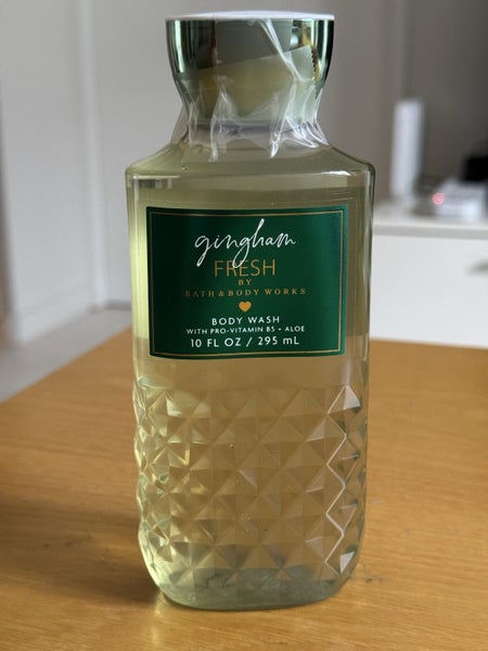 Bath & Body Works Body Wash - Gingham Fresh Carousel 1