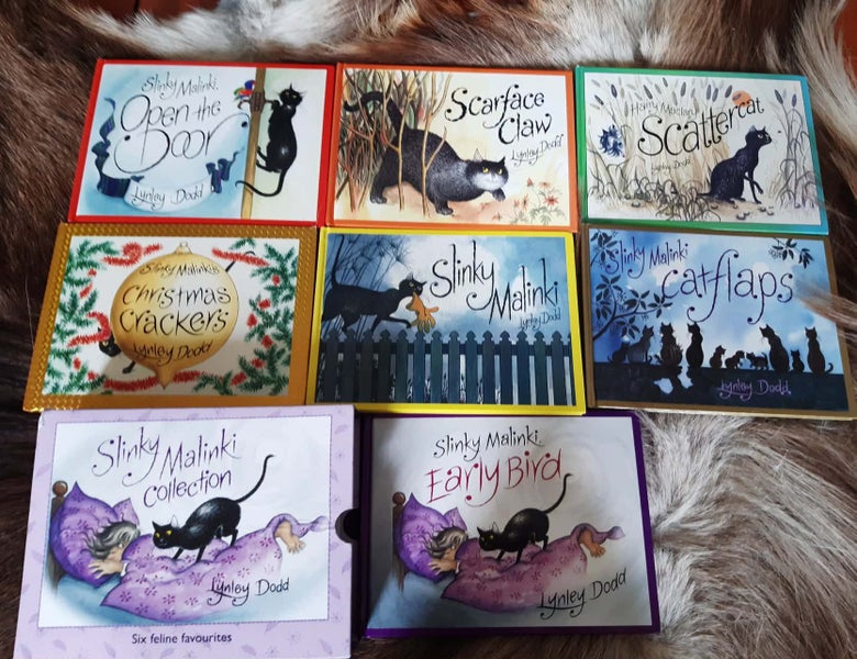 Slinky Malinki Carousel 1