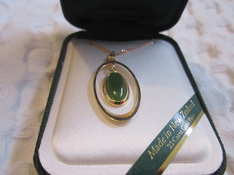 ARIKI Greenstone Pendant and Chain Carousel 1