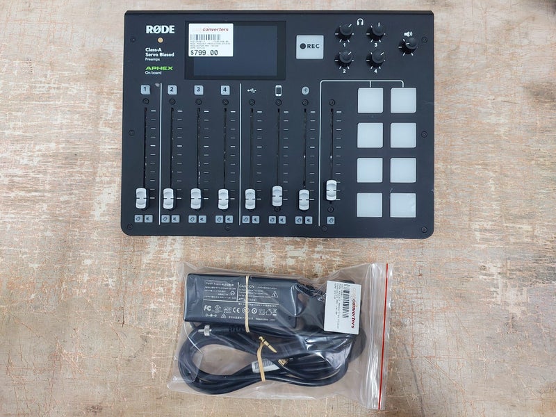 Rode RodeCaster Pro – All-in-One Podcast Production Studio Mixer Carousel 1