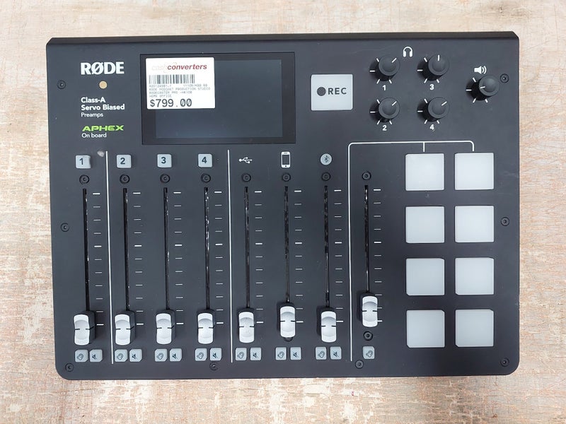 Rode RodeCaster Pro – All-in-One Podcast Production Studio Mixer Carousel 2