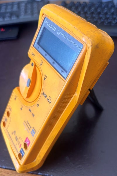FLUKE 23 Series II multimeter Carousel 2