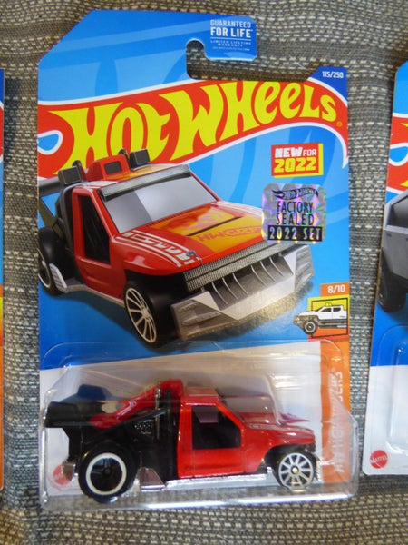 Lolux red 2022 FS Carousel 1