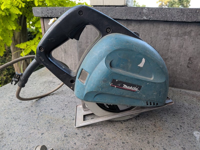Makita 4131 metal cutting circular saw Carousel 1