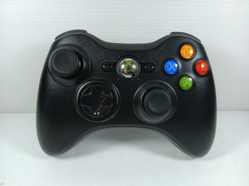 OFFICIAL Xbox 360 Wireless Controller Carousel 1