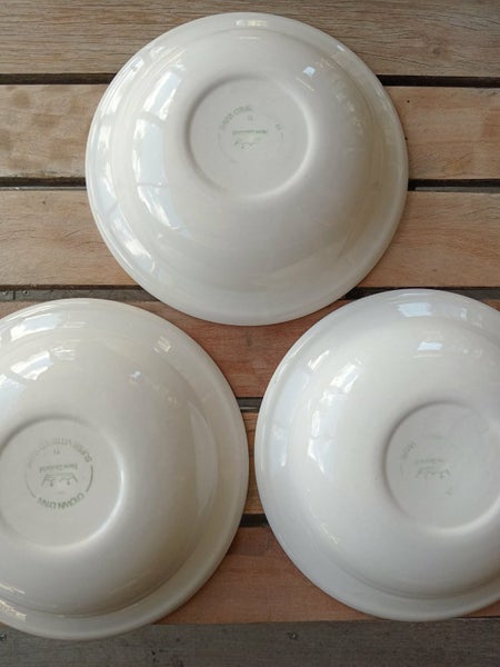 3 x Crown Lynn dessert bowls made for South Pacific Hotels 1971 RARE Carousel 6