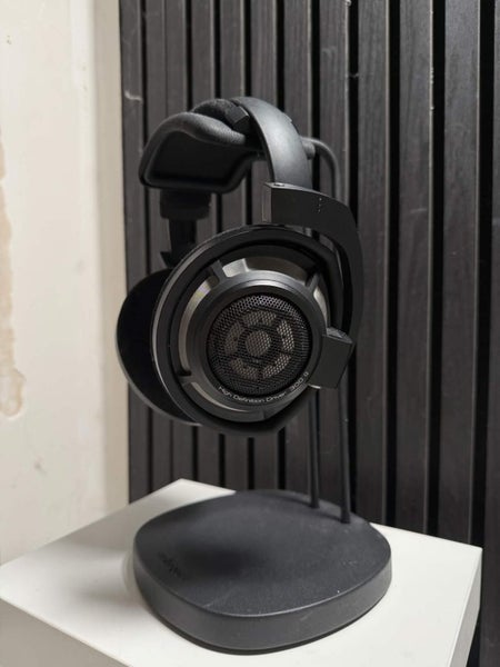 Sennheiser HD800S Carousel 1