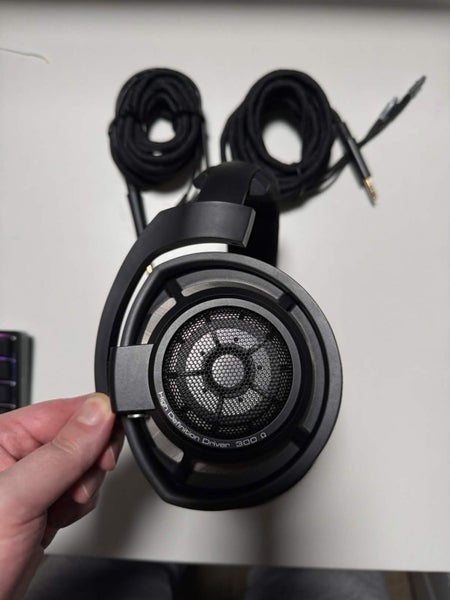 Sennheiser HD800S Carousel 2