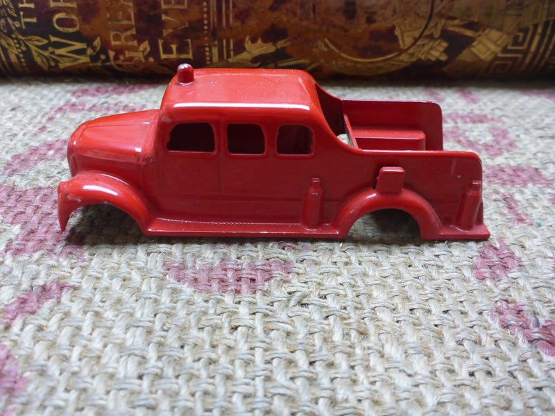Stunning Old Vintage NZ Toy Micro Models Morris Commercial Fire Engine Die Cast Carousel 1