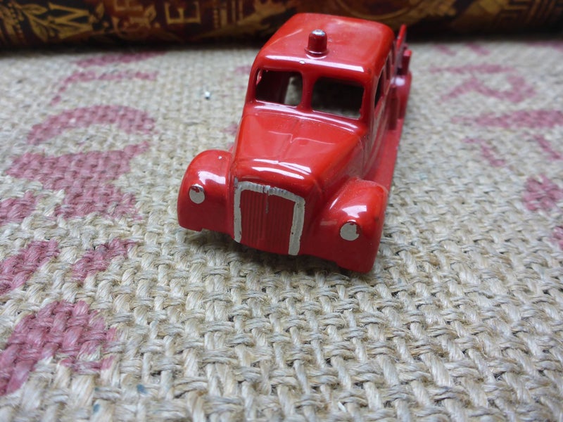 Stunning Old Vintage NZ Toy Micro Models Morris Commercial Fire Engine Die Cast Carousel 2