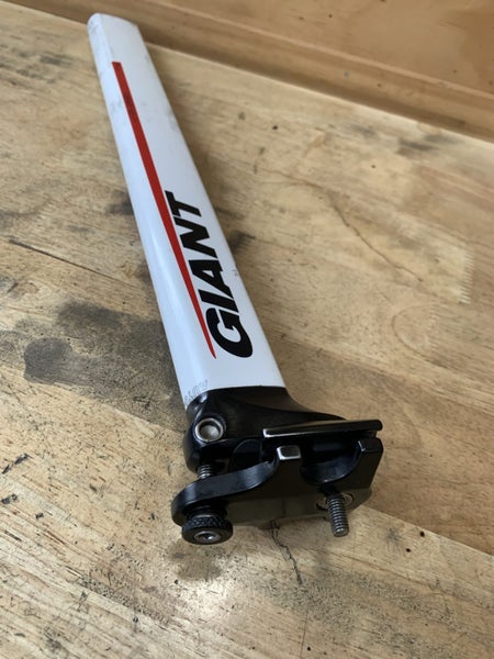 Giant Carbon Aero Seatpost Carousel 1