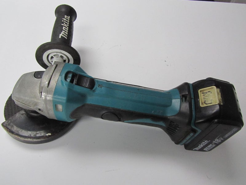 Makita 115mm Grinder with Battery 18v Carousel 2