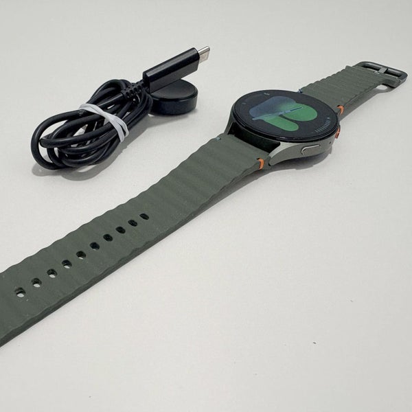 Samsung Galaxy Watch7 LTE 44mm Green Carousel 1