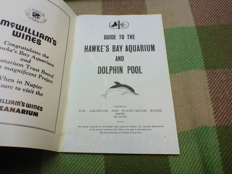 Awesome Vintage NZ Souvenir Guide Book Napier Aquarium And Dolphin Pool Carousel 2