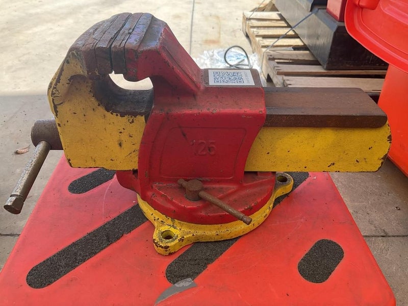 Bench vise Carousel 1