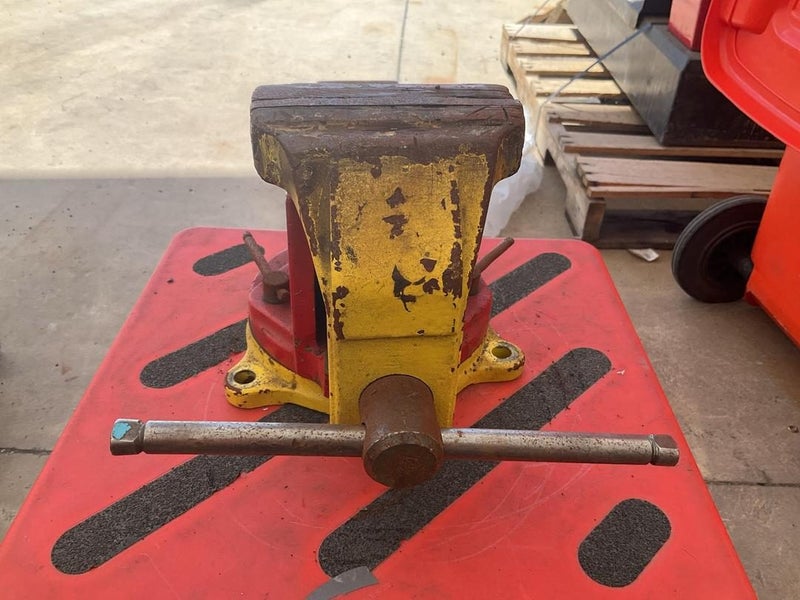 Bench vise Carousel 2