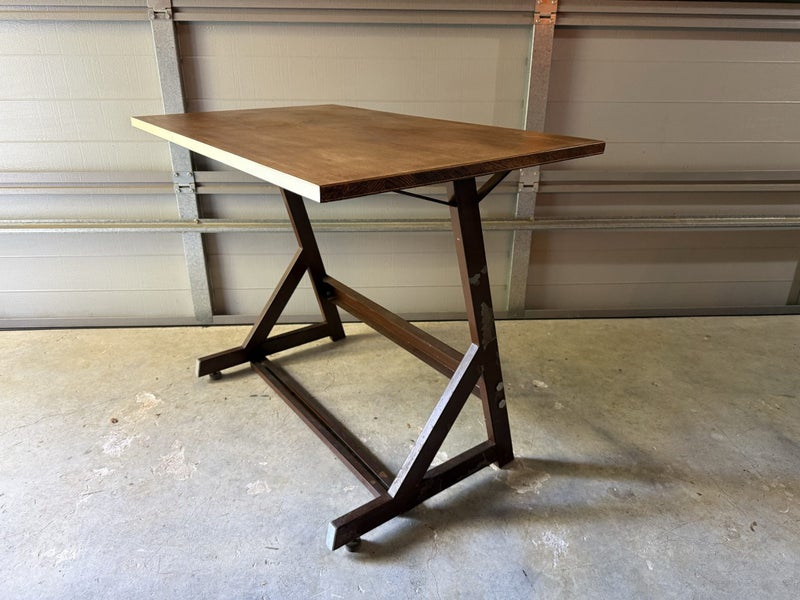Desk / workbench Carousel 6