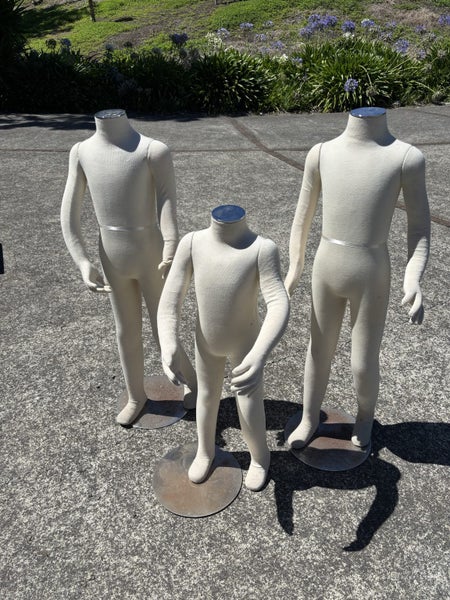 Flexible mannequins Carousel 1