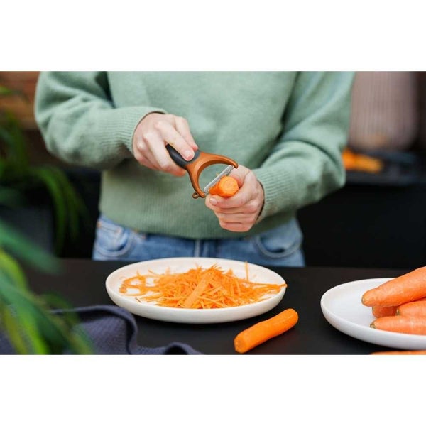 Zyliss Julienne Peeler Black Carousel 2