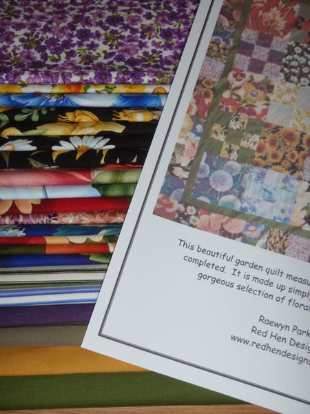 Quilt Kit - Simply Squares - floral garden - 52 inch square Carousel 1