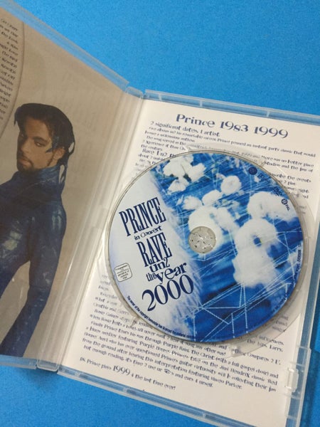 Prince: In Concert - Rave Un2 The Year 2000 Carousel 3