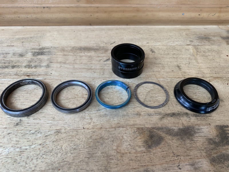 Giant Overdrive 2 (1 1/4") Carbon Forks Carousel 8