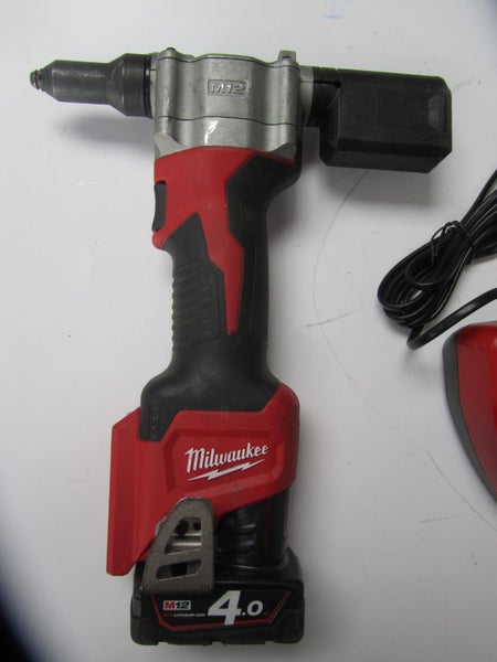 12V 4.0Ah Rivet Tool Kit M12BPRT-401B by Milwaukee Carousel 3
